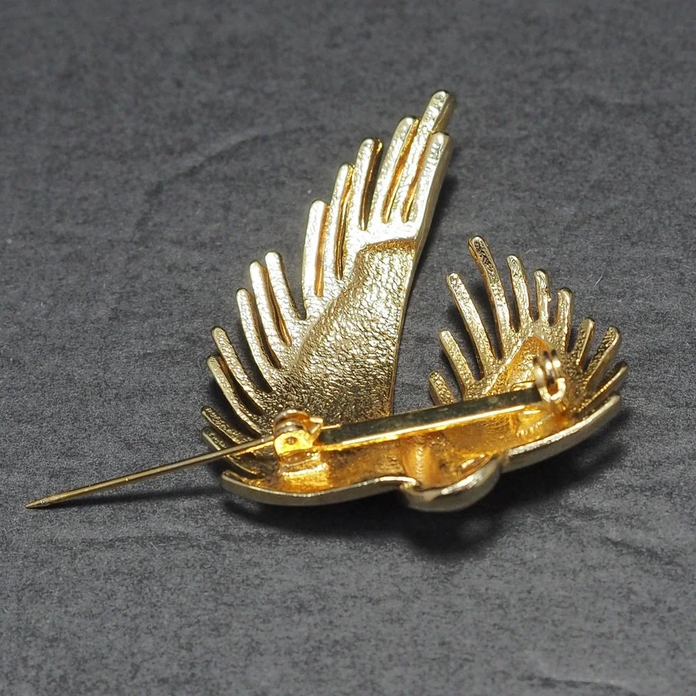 Vintage Brooch Pin Gold Tone Feather Bow Fringe Plume Polished Spray Openwork